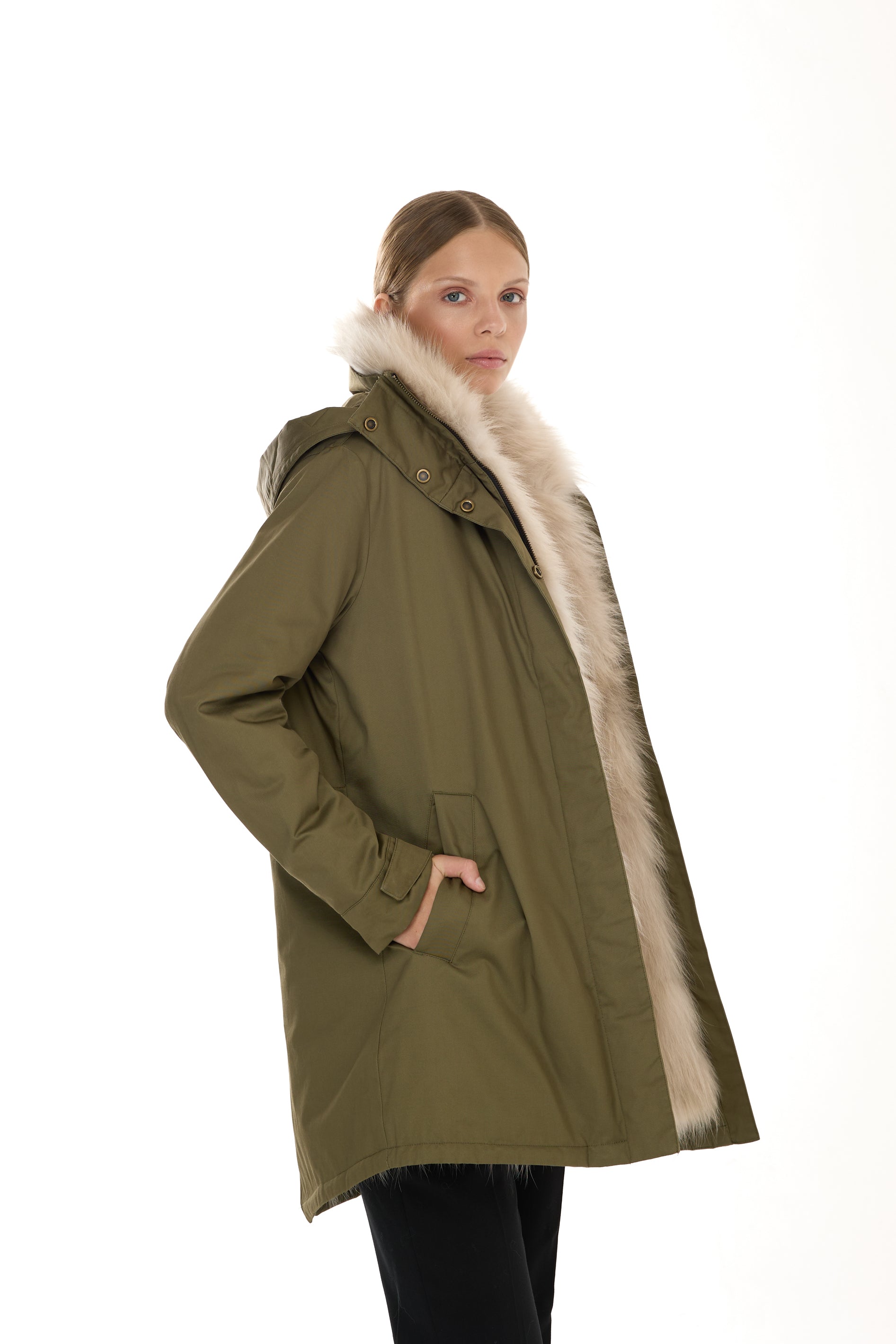 BEIGE ELEGANT PARKA WITH HIGH NOW AND REMOVABLE FUR FUR STRENGTH
