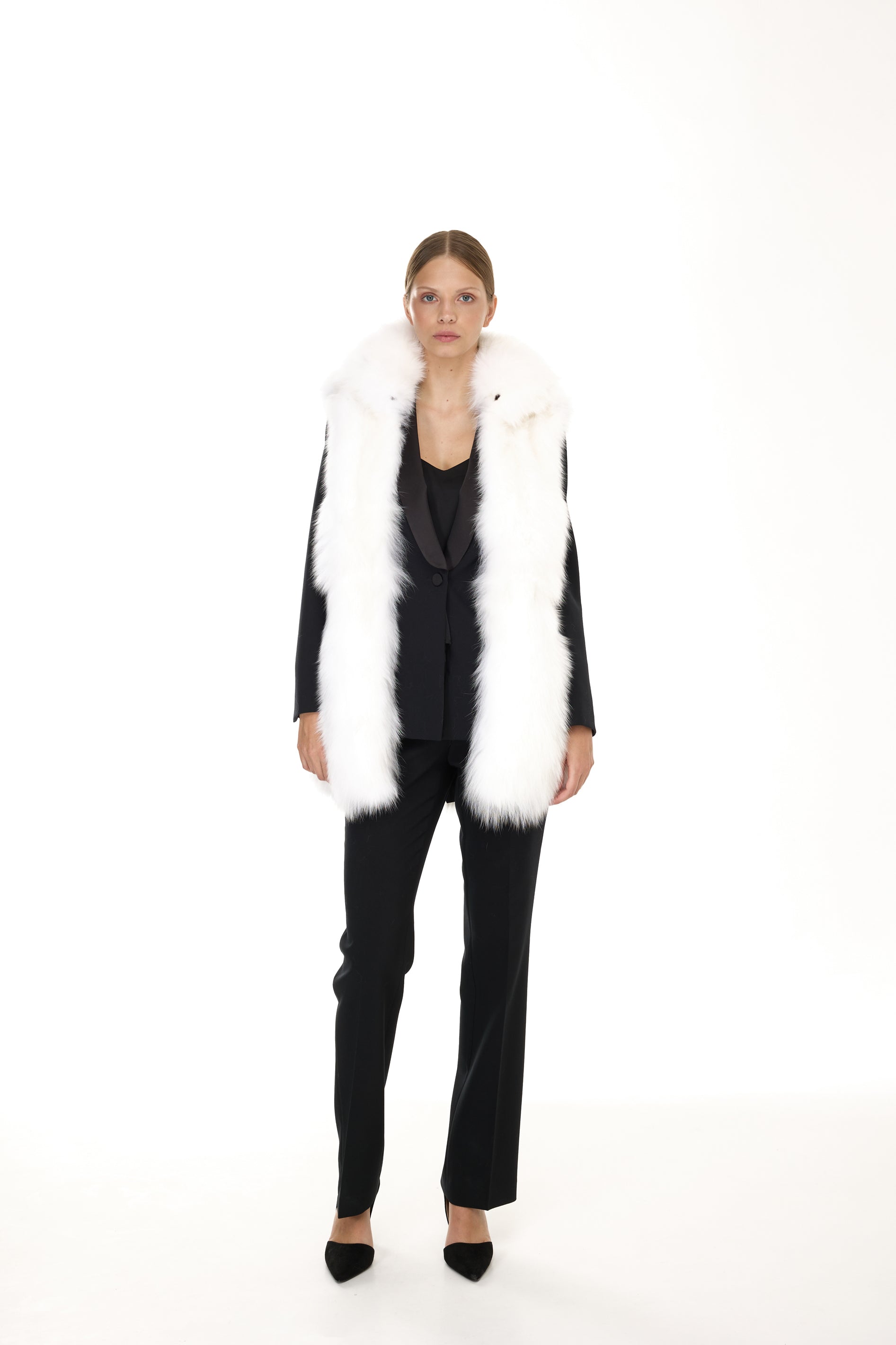Elegant White Parka with high neck and removable fur vest