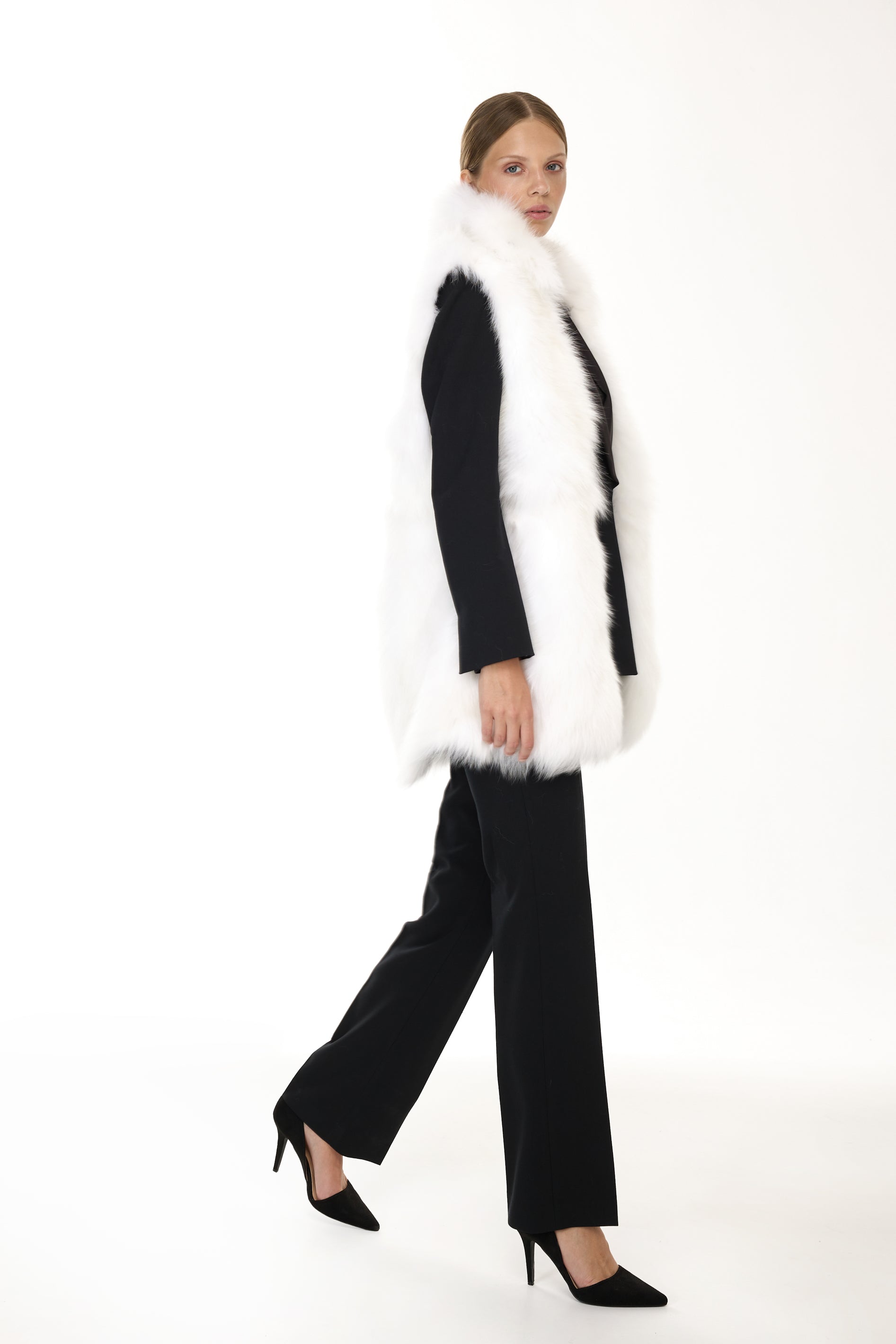 Elegant White Parka with high neck and removable fur vest