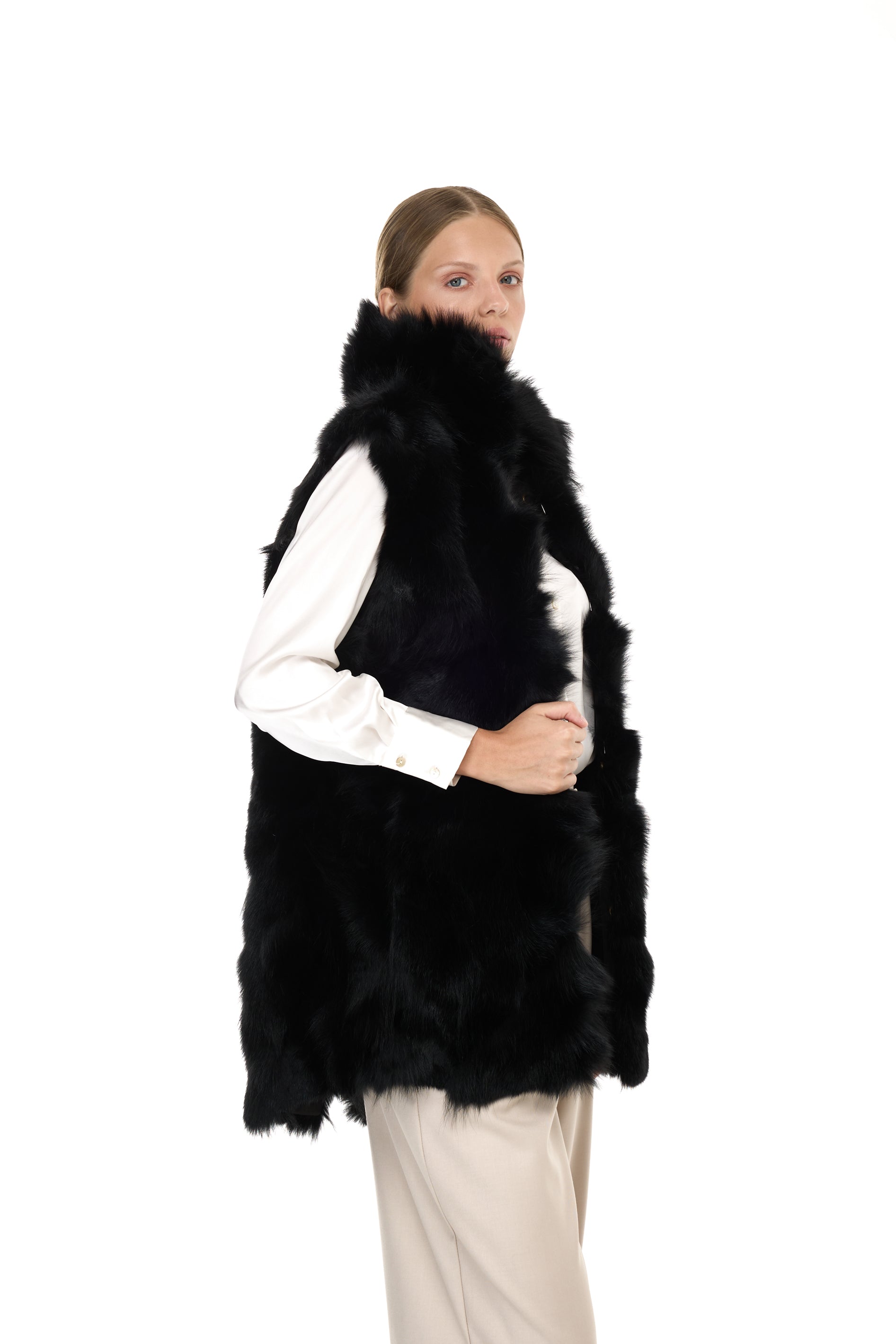 Elegant Black Parka with high collar and removable fox vest
