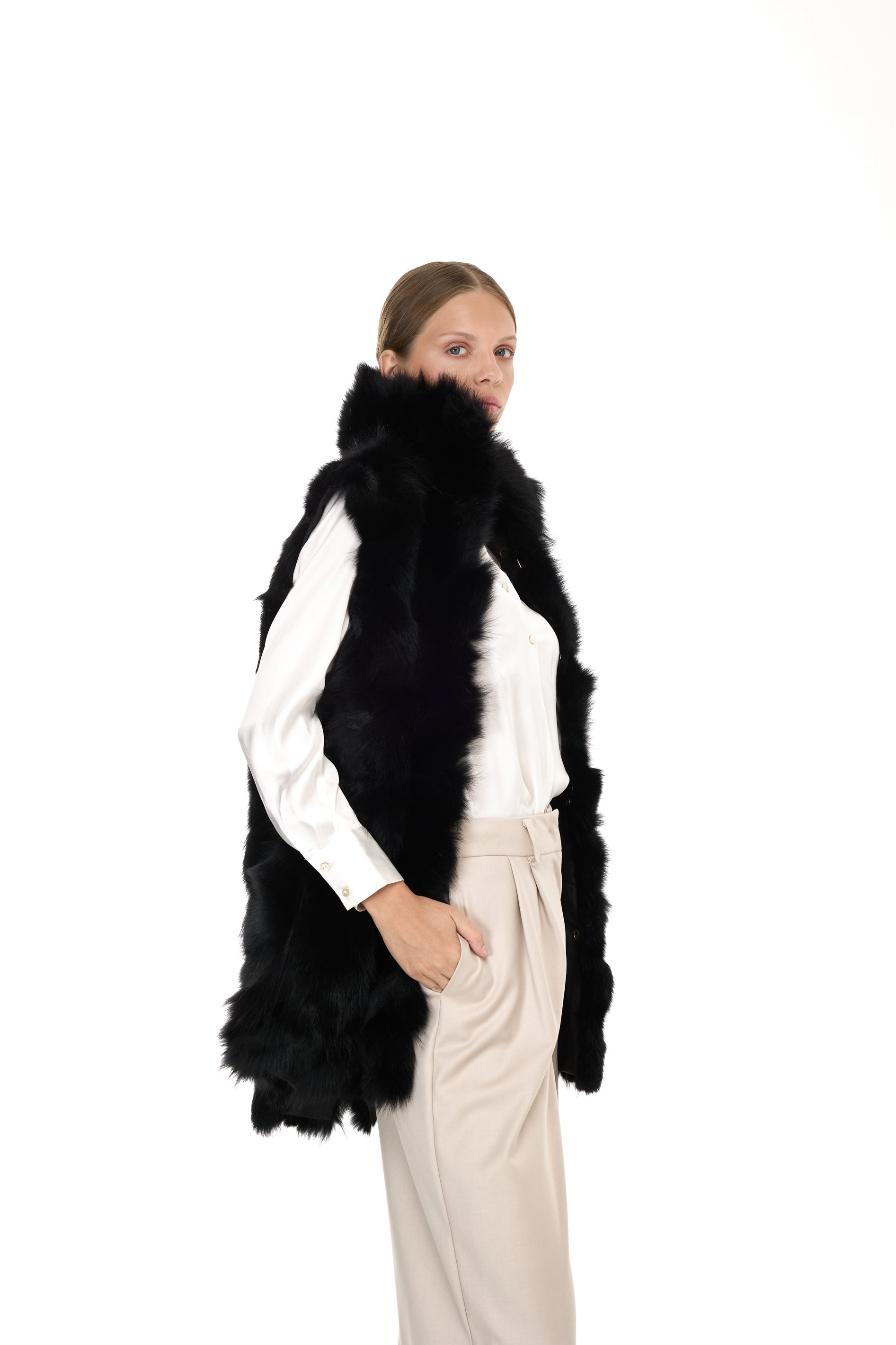 Elegant Black Parka with high collar and removable fox vest