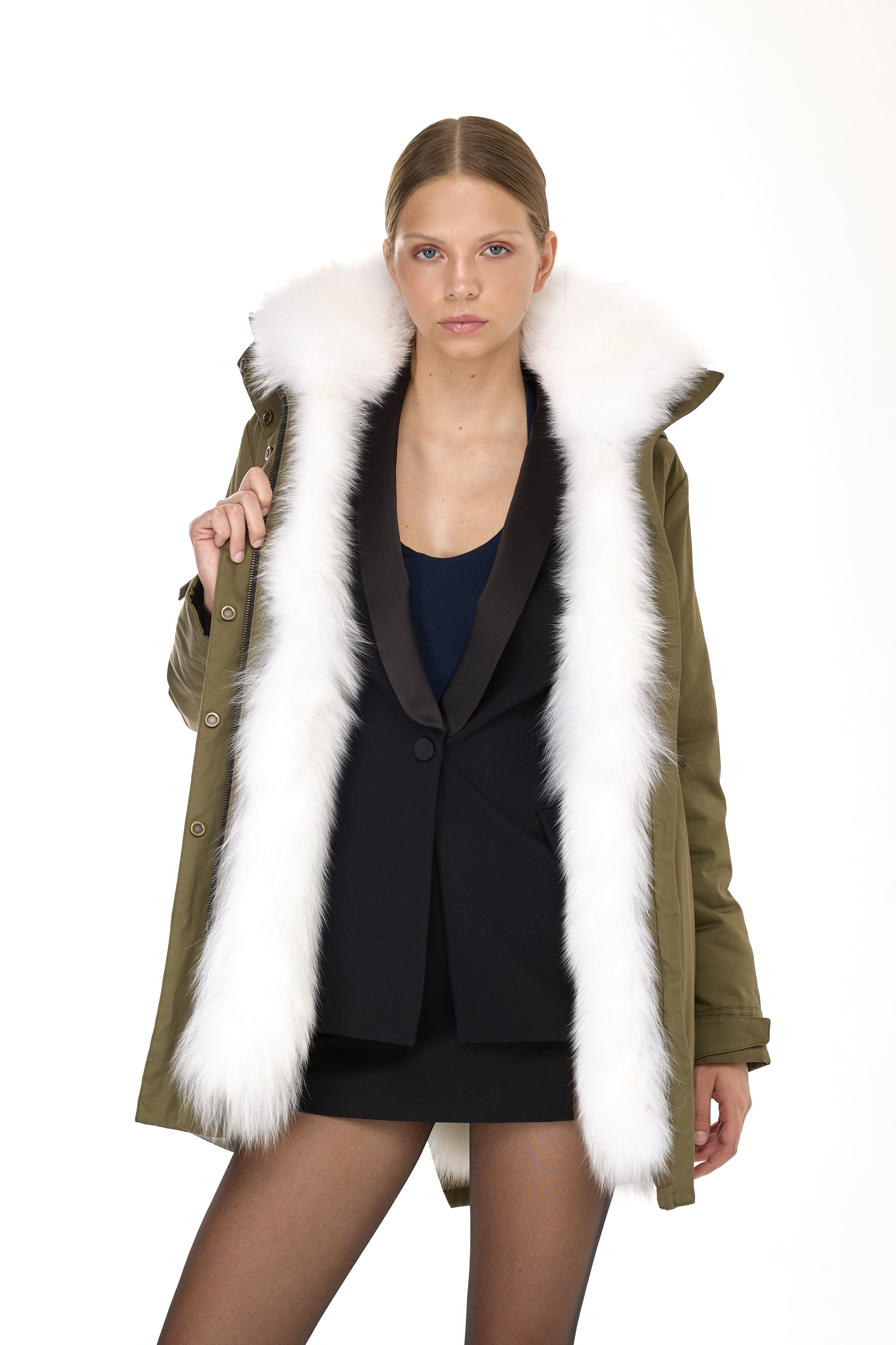 Elegant White Parka with high neck and removable fur vest