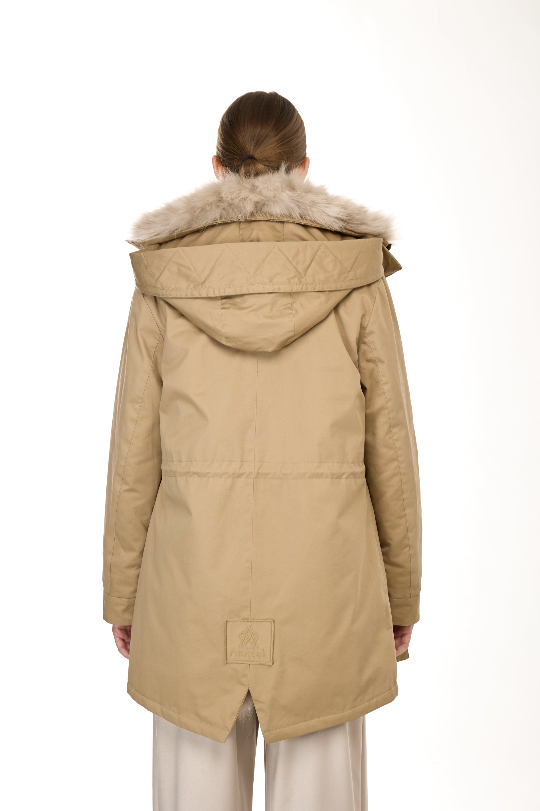 BEIGE ELEGANT PARKA WITH HIGH NOW AND REMOVABLE FUR FUR STRENGTH