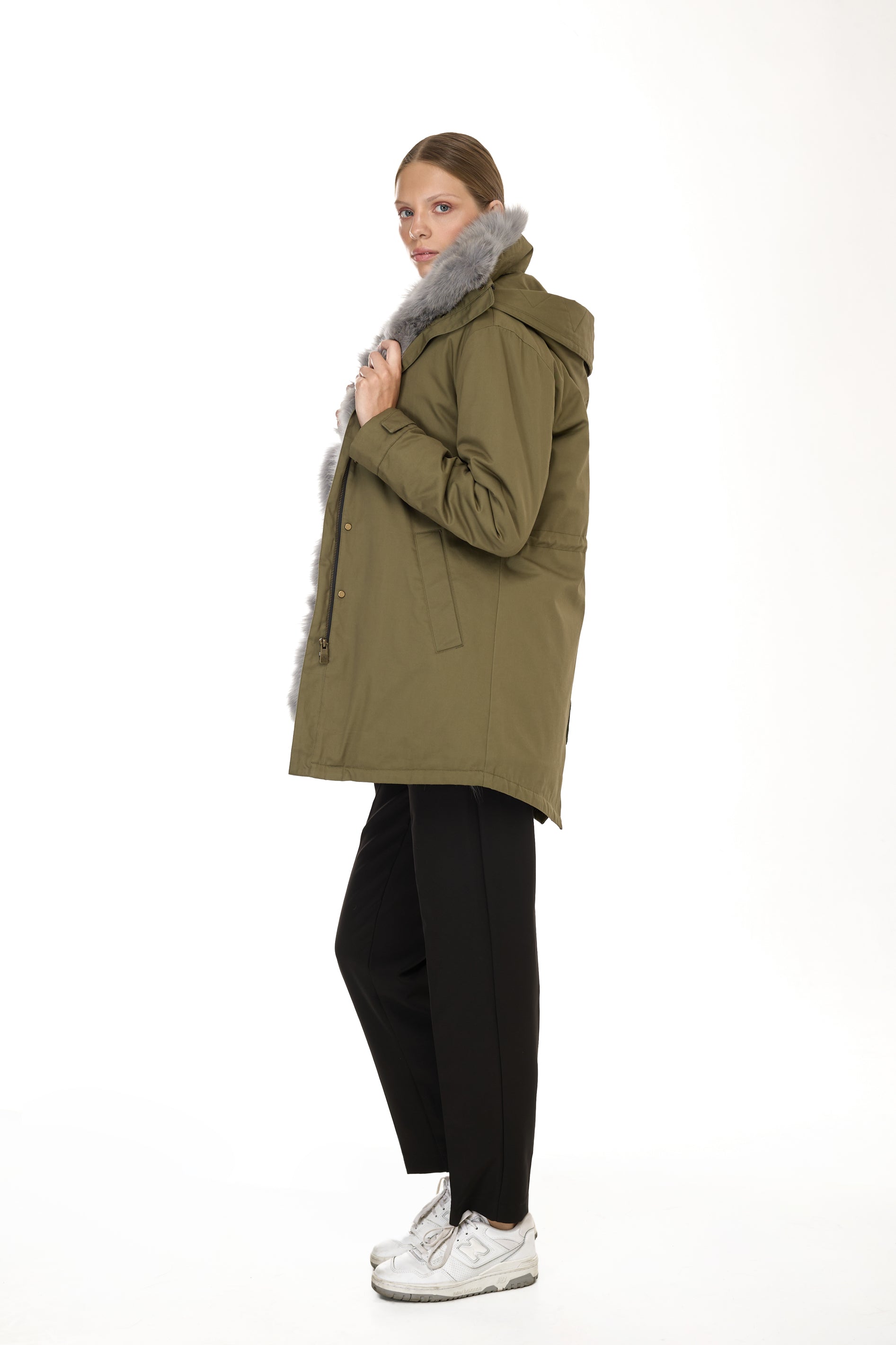Parka Elegant Elephant Grey avec un col haut et un gilet en fourrure amovible