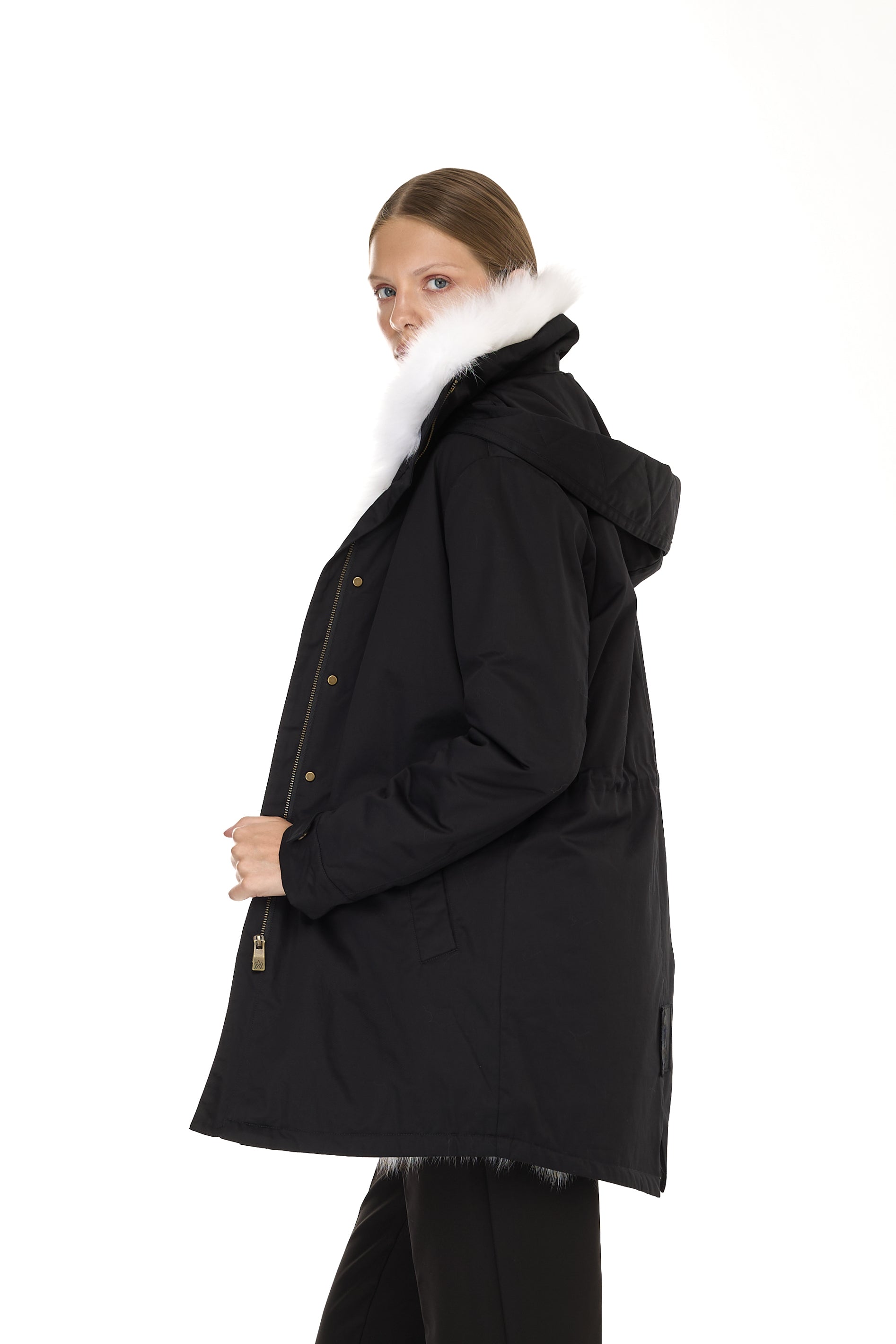 Elegant White Parka with high neck and removable fur vest