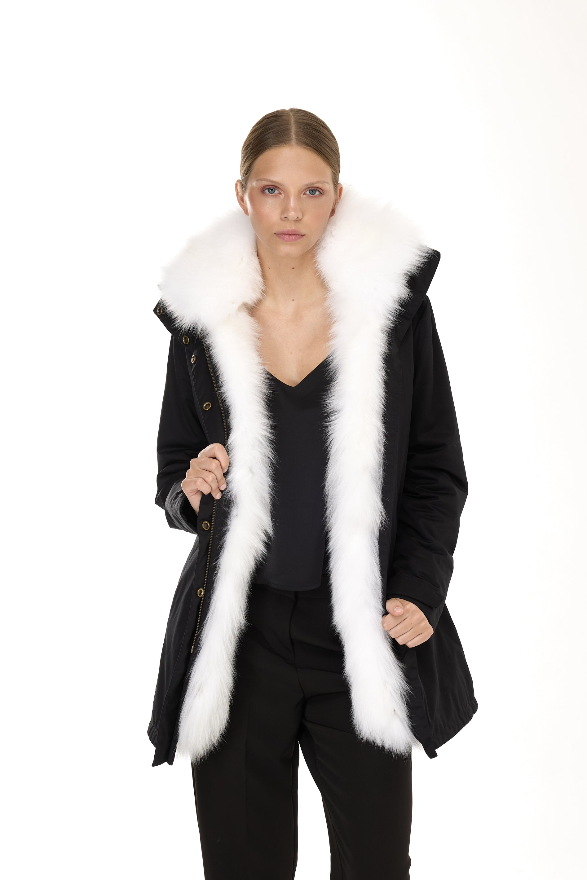 Elegant White Parka with high neck and removable fur vest